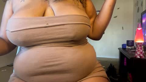 Snapshot of miaya8k chatting on 10-07-25, 01:52 Princessmya online show from 10-07-25, 01:52