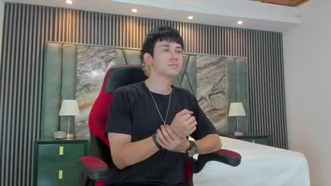 Michael online show from 10-05-25, 01:31