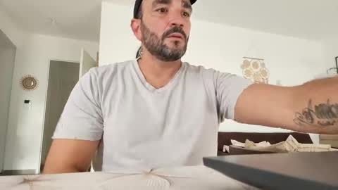 Snapshot of michael666c chatting on 09-16-25, 06:58 michael666c online show from 09-16-25, 06:58