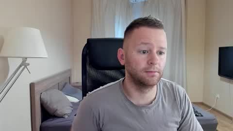 Snapshot of michael_birkin chatting on 09-27-25, 04:06 Michael Birkin online show from 09-27-25, 04:06