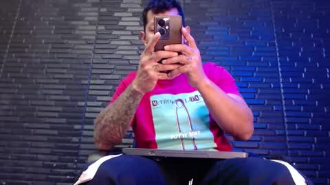 Snapshot of michael_daviss1 chatting on 03-05-25, 02:12 Michael Daviss online show from 03-05-25, 02:12