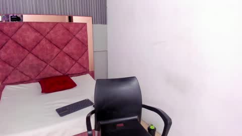 Snapshot of michael_hill1 chatting on 09-10-25, 07:36 MICHAEL online show from 09-10-25, 07:36