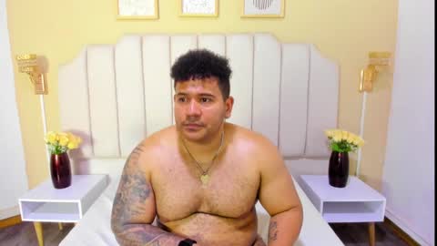 Snapshot of michael_hill1 chatting on 10-05-25, 01:15 MICHAEL online show from 10-05-25, 01:15