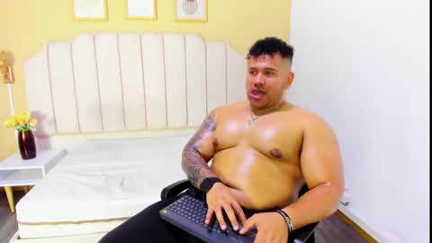 Snapshot of michael_hill1 chatting on 10-06-25, 08:06 MICHAEL online show from 10-06-25, 08:06