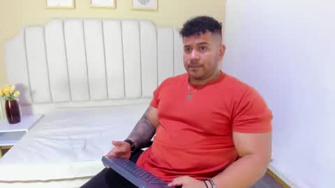 Snapshot of michael_hill1 chatting on 10-07-25, 08:39 MICHAEL online show from 10-07-25, 08:39