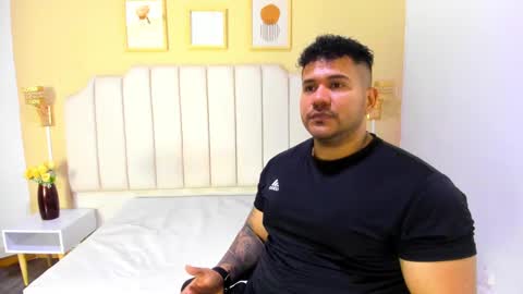 Snapshot of michael_hill1 chatting on 10-27-25, 08:02 MICHAEL online show from 10-27-25, 08:02