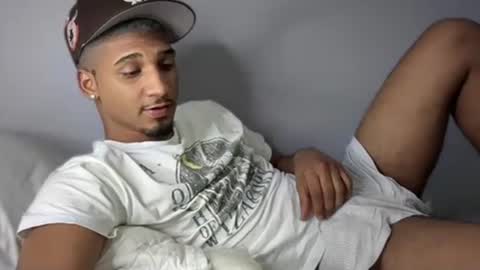 Snapshot of michael_jordanx chatting on 02-13-25, 12:57 Angel online show from 02-13-25, 12:57