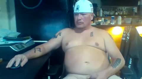 Snapshot of michaelaydt chatting on 01-08-26, 07:16 plumbinfool online show from 01-08-26, 07:16