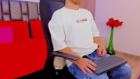 Michael  Contenido explcito online show from 09-14-25, 02:00