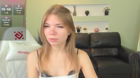 Snapshot of michafox chatting on 02-18-26, 11:50 michafox online show from 02-18-26, 11:50