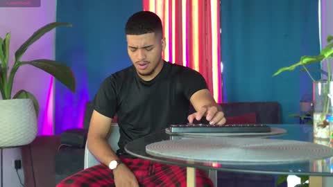 michel g22 online show from 09-19-25, 02:18