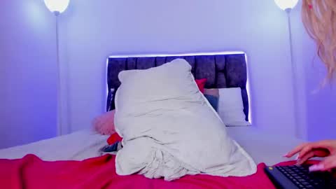 Michelle online show from 02-13-25, 03:46