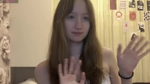 Snapshot of michelle_neely chatting on 10-26-25, 09:31 michelle_neely online show from 10-26-25, 09:31