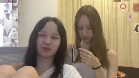 Snapshot of michelle_neely chatting on 10-27-25, 10:52 michelle_neely online show from 10-27-25, 10:52
