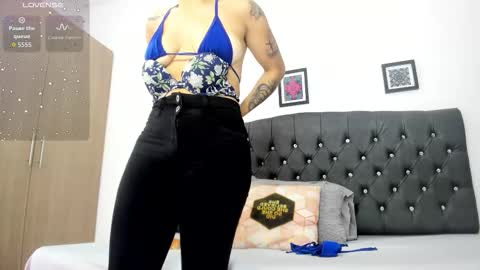 Snapshot of michellmorgans chatting on 10-10-25, 11:31 michellmorgans online show from 10-10-25, 11:31