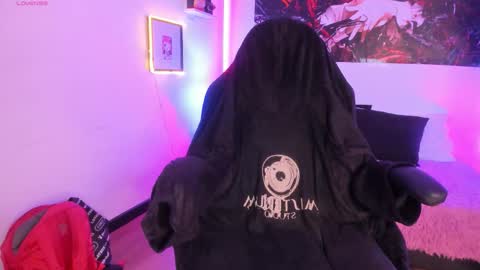 michonne_09 online show from 11-22-25, 10:20