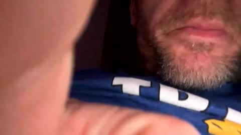 Snapshot of mick9009961169 chatting on 12-19-25, 10:33 mick9009961169 online show from 12-19-25, 10:33