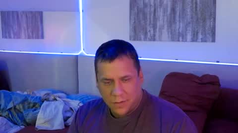 Snapshot of mickeyshyne69 chatting on 01-11-25, 10:19 Mickey online show from 01-11-25, 10:19