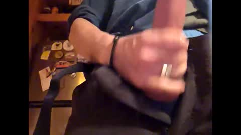 Snapshot of midasswellby chatting on 03-04-26, 01:22 midasswellby online show from 03-04-26, 01:22