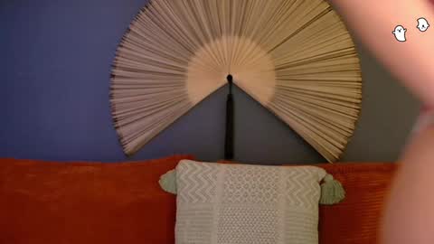 Snapshot of midnight__muse chatting on 12-20-24, 05:04 Rain online show from 12-20-24, 05:04