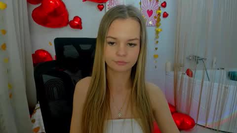 Snapshot of midnighteaura chatting on 02-03-26, 02:53 midnighteaura online show from 02-03-26, 02:53