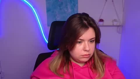 Mariana online show from 11-12-25, 12:16