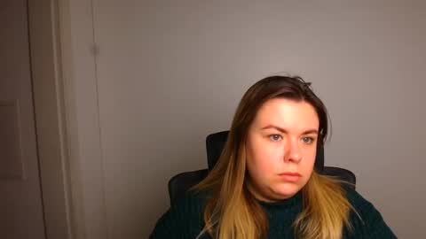 Mariana online show from 11-18-25, 07:02