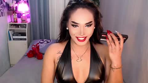 Snapshot of midnightraven27 chatting on 12-21-24, 02:58  Dont forget to follow online show from 12-21-24, 02:58