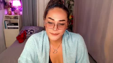 Snapshot of midnightraven27 chatting on 01-10-25, 09:10  Dont forget to follow online show from 01-10-25, 09:10