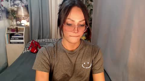 Snapshot of midnightraven27 chatting on 09-20-25, 10:27  Dont forget to follow online show from 09-20-25, 10:27