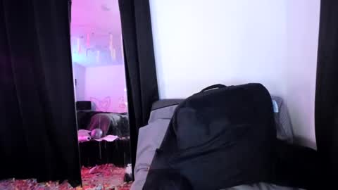 Snapshot of midnightrose11 chatting on 01-09-25, 08:55 Midnightrose online show from 01-09-25, 08:55