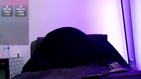 Snapshot of midnightrose11 chatting on 10-20-25, 06:14 Midnightrose online show from 10-20-25, 06:14