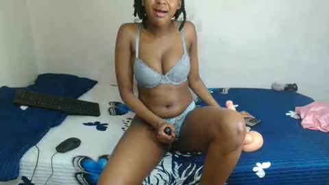 midnightsinx online show from 11-19-25, 01:22