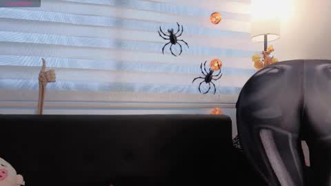 midori__san online show from 10-26-25, 06:25