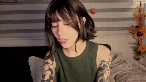 midori__san online show from 12-04-25, 01:04