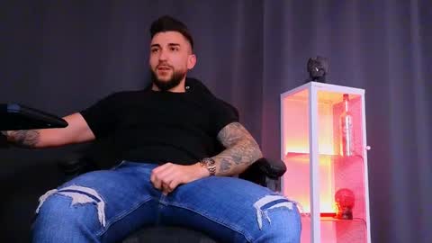 MightyAaron online show from 02-12-25, 05:58