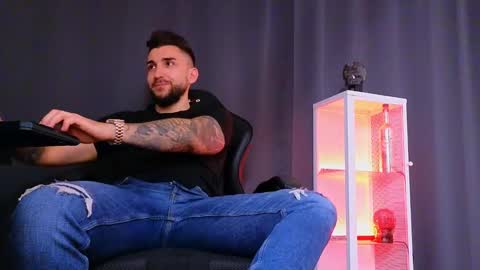 MightyAaron online show from 02-12-25, 08:59