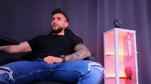 MightyAaron online show from 03-07-25, 06:43