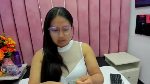 Snapshot of miha_smith chatting on 10-19-25, 04:24 Miha online show from 10-19-25, 04:24