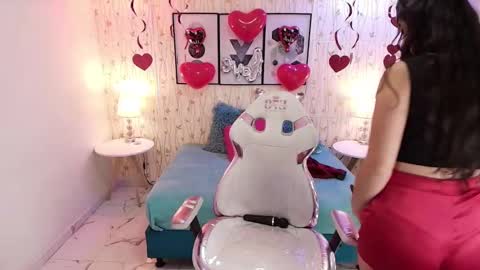 Snapshot of miia_bela chatting on 02-15-25, 06:12 Miia online show from 02-15-25, 06:12