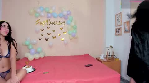 Snapshot of miia_lennox chatting on 11-21-25, 02:21 Mia Gema curly online show from 11-21-25, 02:21