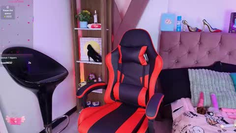 Snapshot of miia_paris chatting on 02-12-26, 05:13 Miia Paris online show from 02-12-26, 05:13