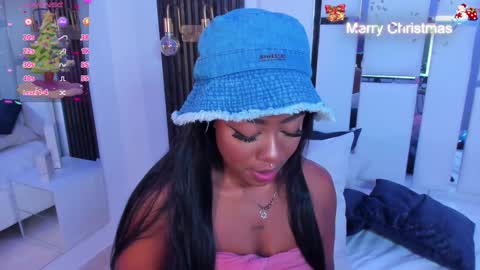 Snapshot of miia_schwarz chatting on 12-24-24, 08:27 Miia Schwarz  online show from 12-24-24, 08:27