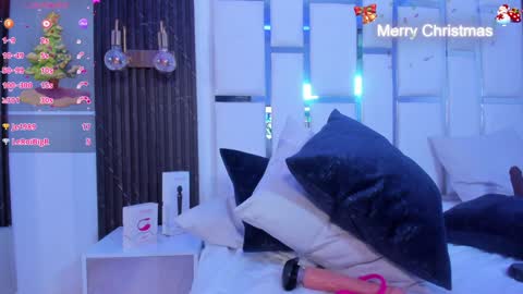 Snapshot of miia_schwarz chatting on 12-24-24, 11:33 Miia Schwarz  online show from 12-24-24, 11:33