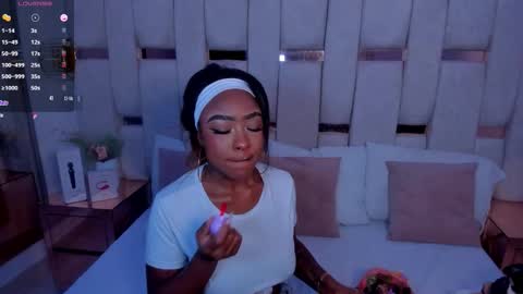 Snapshot of miia_schwarz chatting on 09-29-25, 12:21 Miia Schwarz  online show from 09-29-25, 12:21