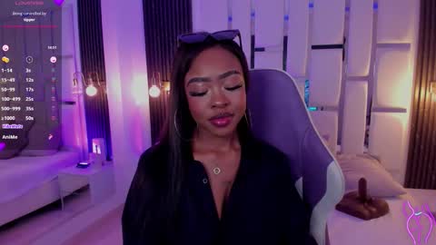 Snapshot of miia_schwarz chatting on 10-20-25, 04:13 Miia Schwarz  online show from 10-20-25, 04:13