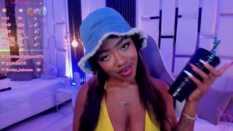 Miia Schwarz  online show from 11-18-25, 08:52