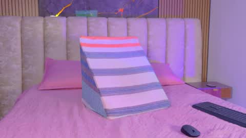 miia scoott  online show from 12-16-25, 11:59