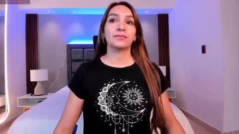 Miia 3 online show from 09-18-25, 12:29