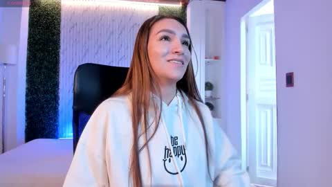 Miia 3 online show from 10-21-25, 12:06